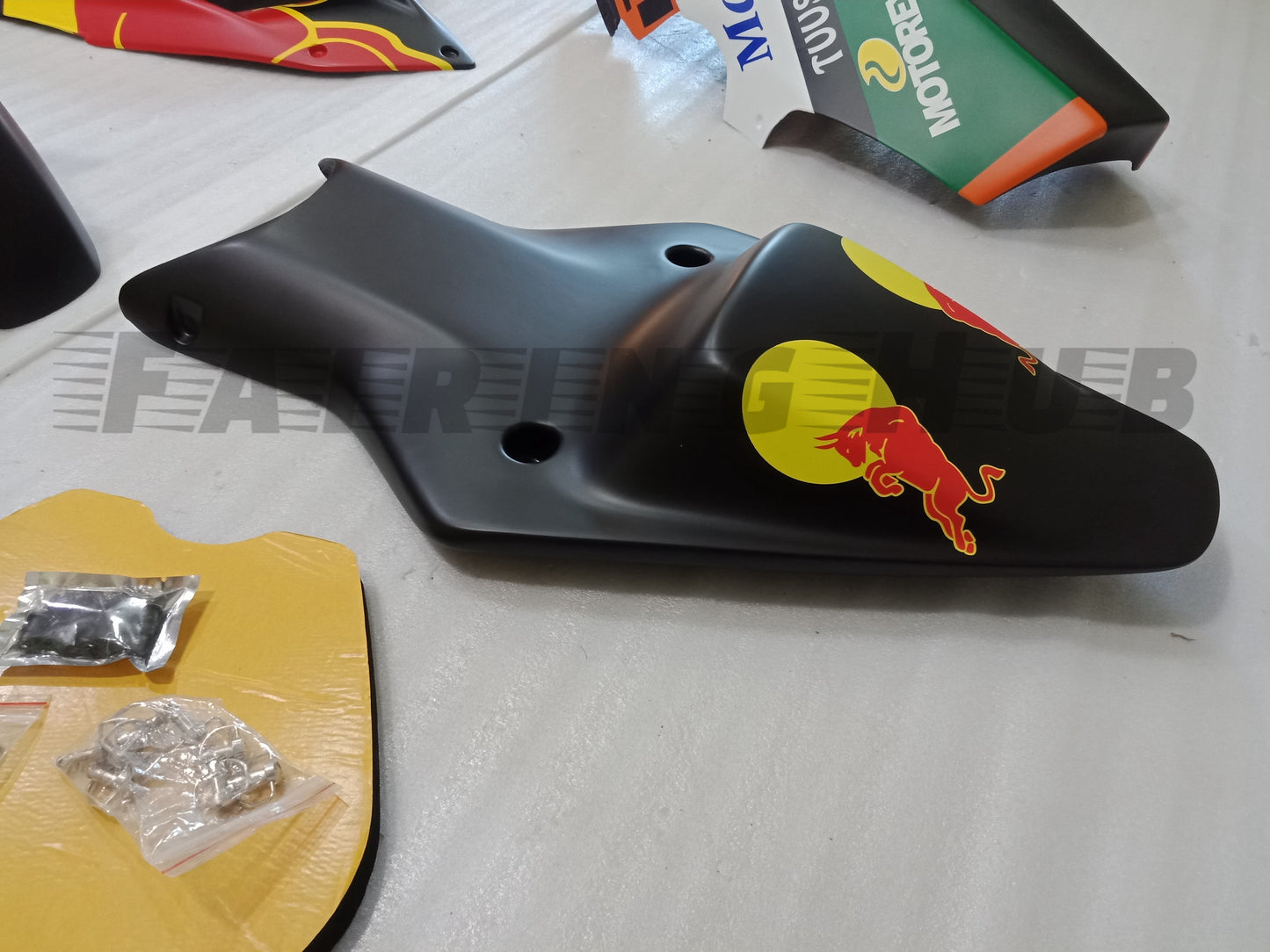 REDBULL DESIGN FIBERGLASS RACE FAIRING KIT FOR KTM RC390